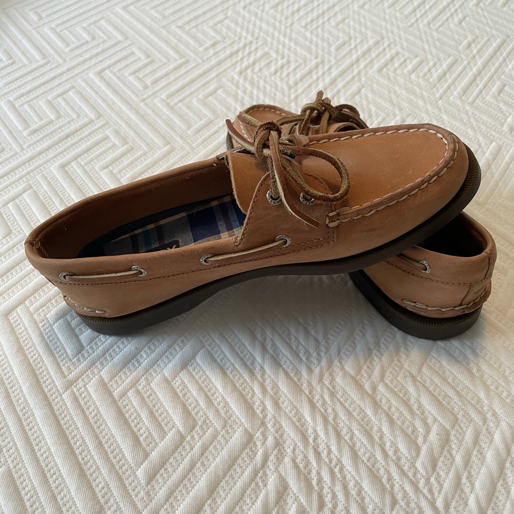 Sperry Boat Shoes (size 8, women’s)
